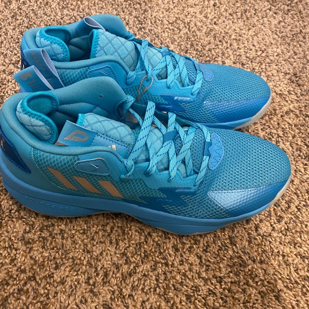 Damian Lilliard’s 8, Men’s size 11, Brand New